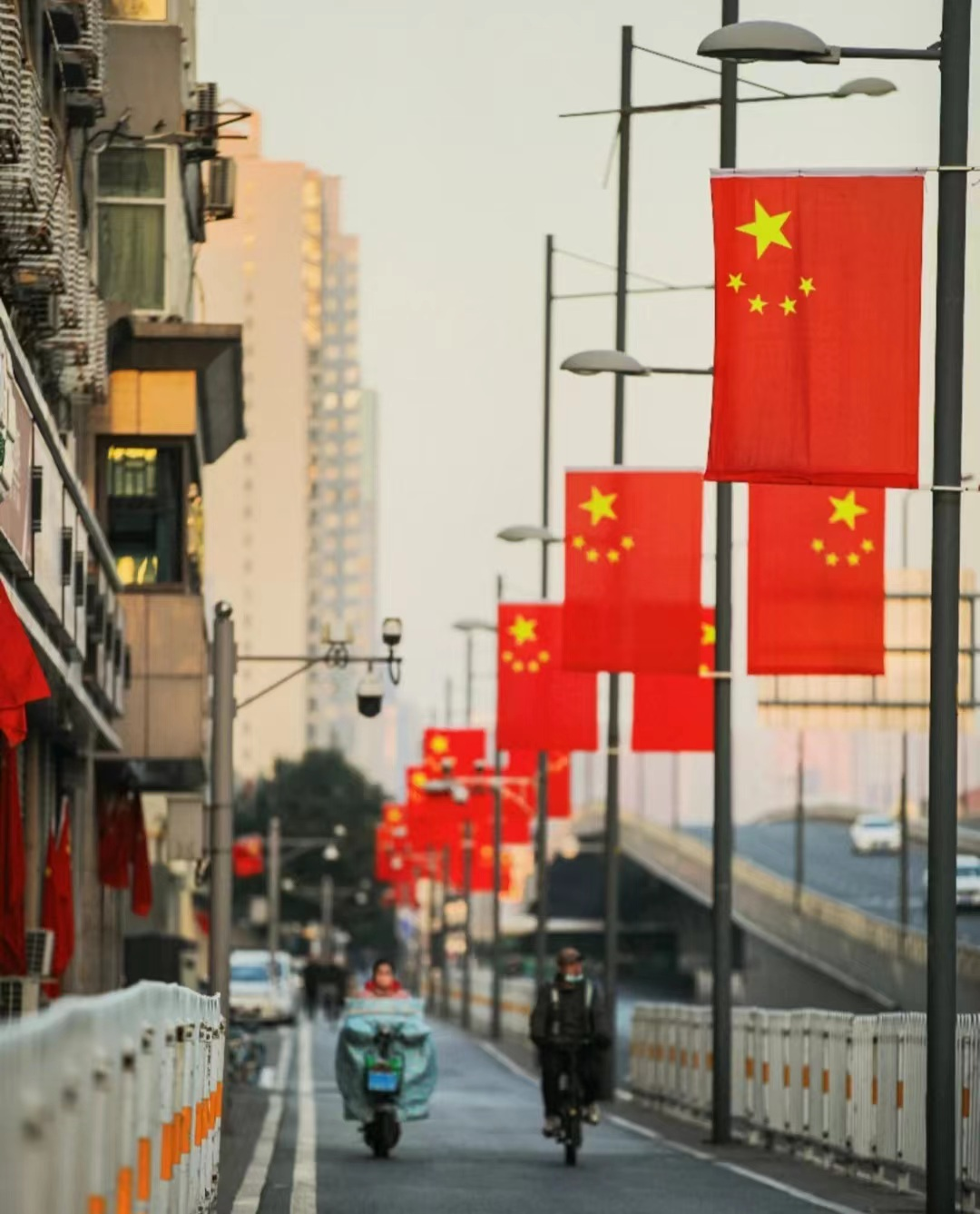 祖国大好山河+武晏增 乐动在线登录营销中心.png